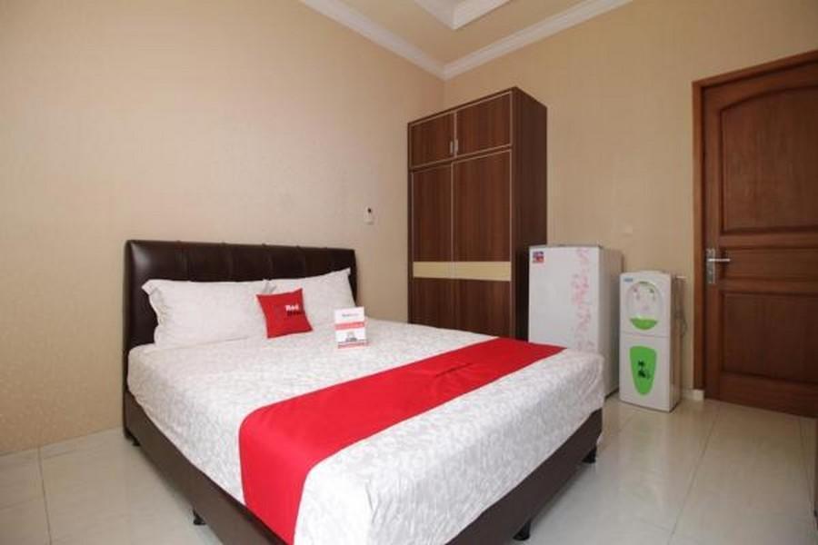Rumah tetamu Reddoorz Syariah Near Mercu Buana Jakarta