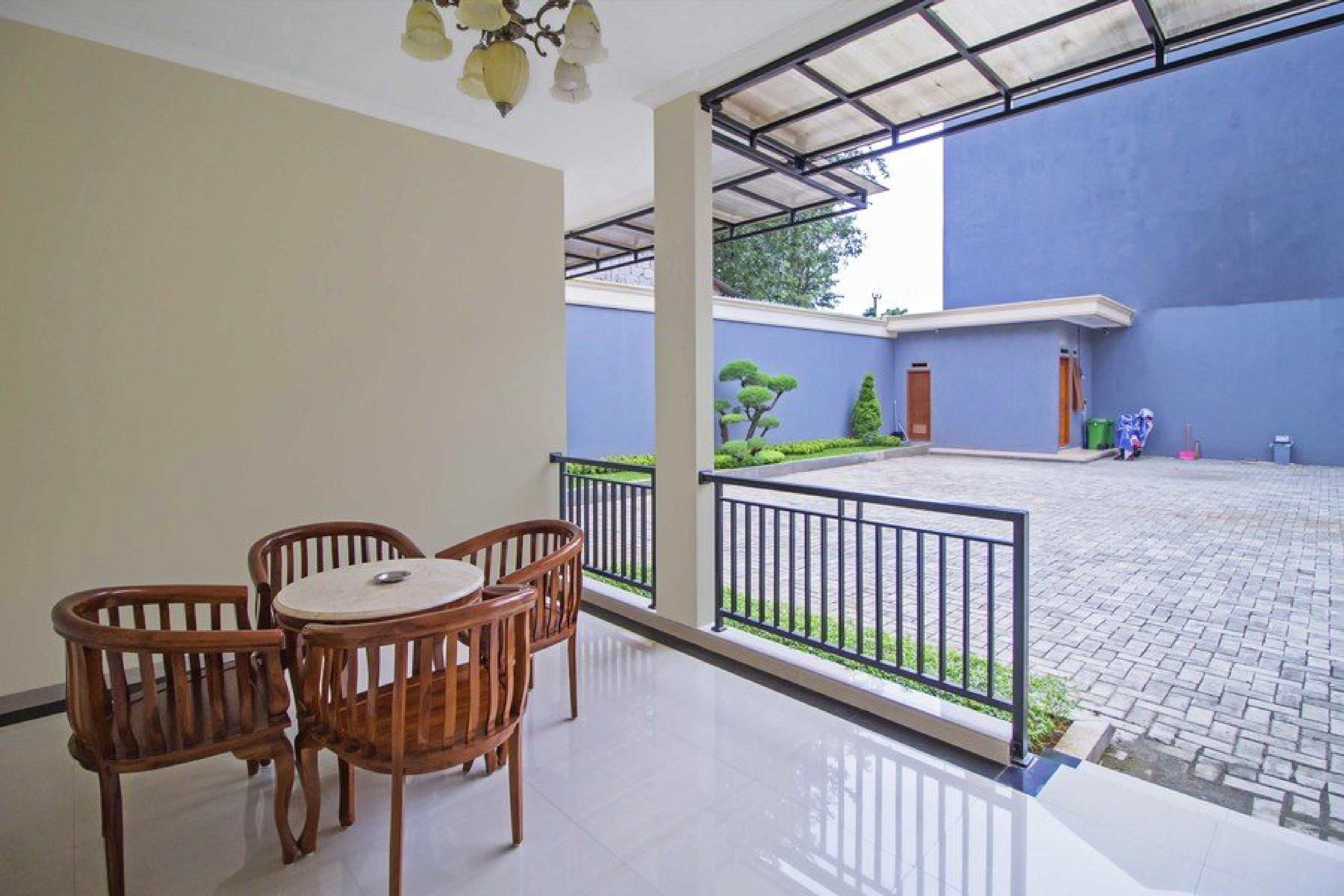 Reddoorz Syariah Near Mercu Buana Rumah tetamu Jakarta